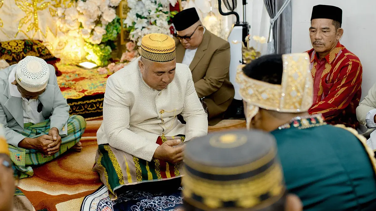 Baju Adat Melayu Kepulauan Riau: Teluk Belanga, Cekak Musang, Kebaya Labuh, dan Tudung Manto