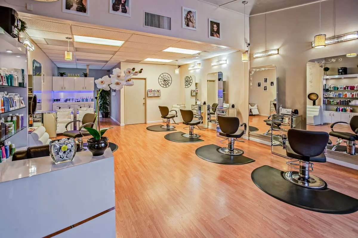 Salon di Nagoya, Batam