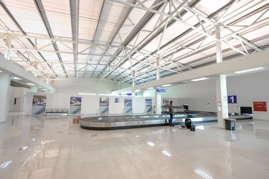 Di mana lokasi Bandara Hang Nadim Batam dan berapa jaraknya dari pusat kota Batam