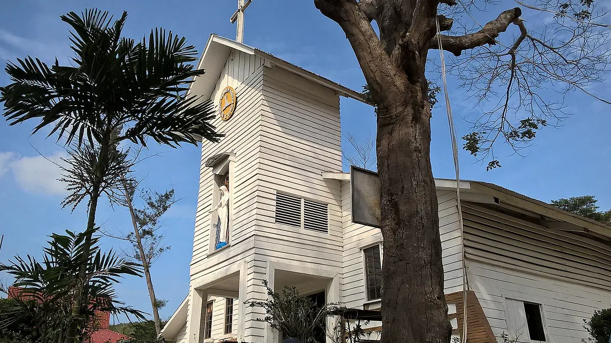 Di mana gereja Katolik dan gereja Protestan di Batam