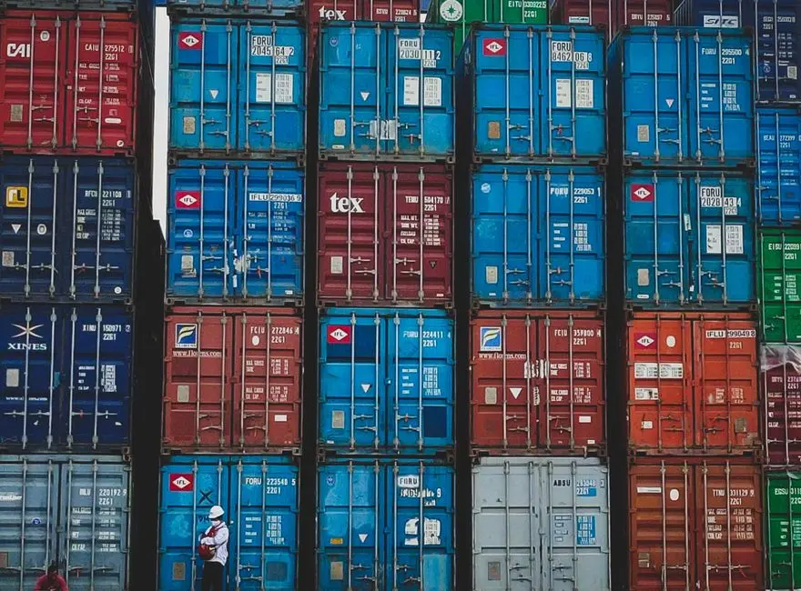 Apa perbedaan Free Trade Zone Batam dan kawasan ekonomi khusus