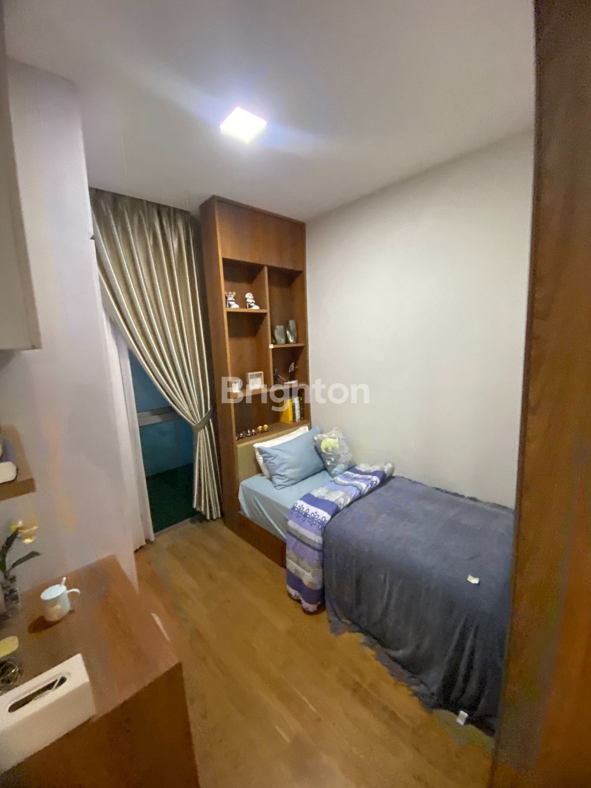 Master bedroom at Nagoya Hill Condominium, Batam