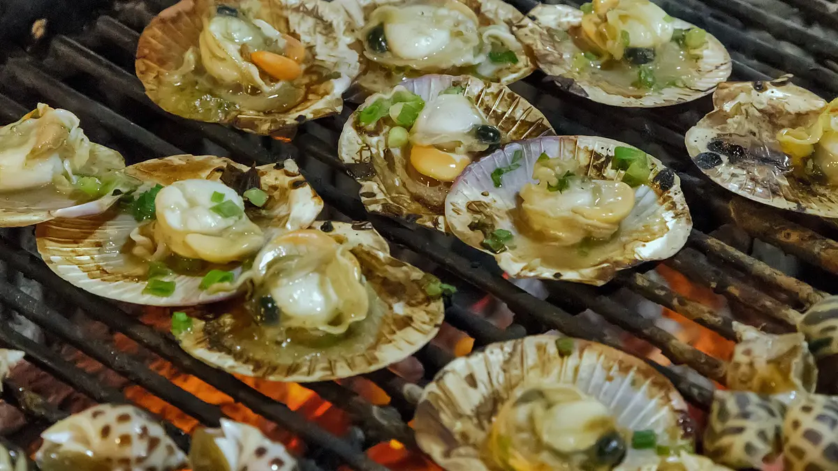 Bagaimana cara makan gonggong yang benar saat kulineran di Batam
