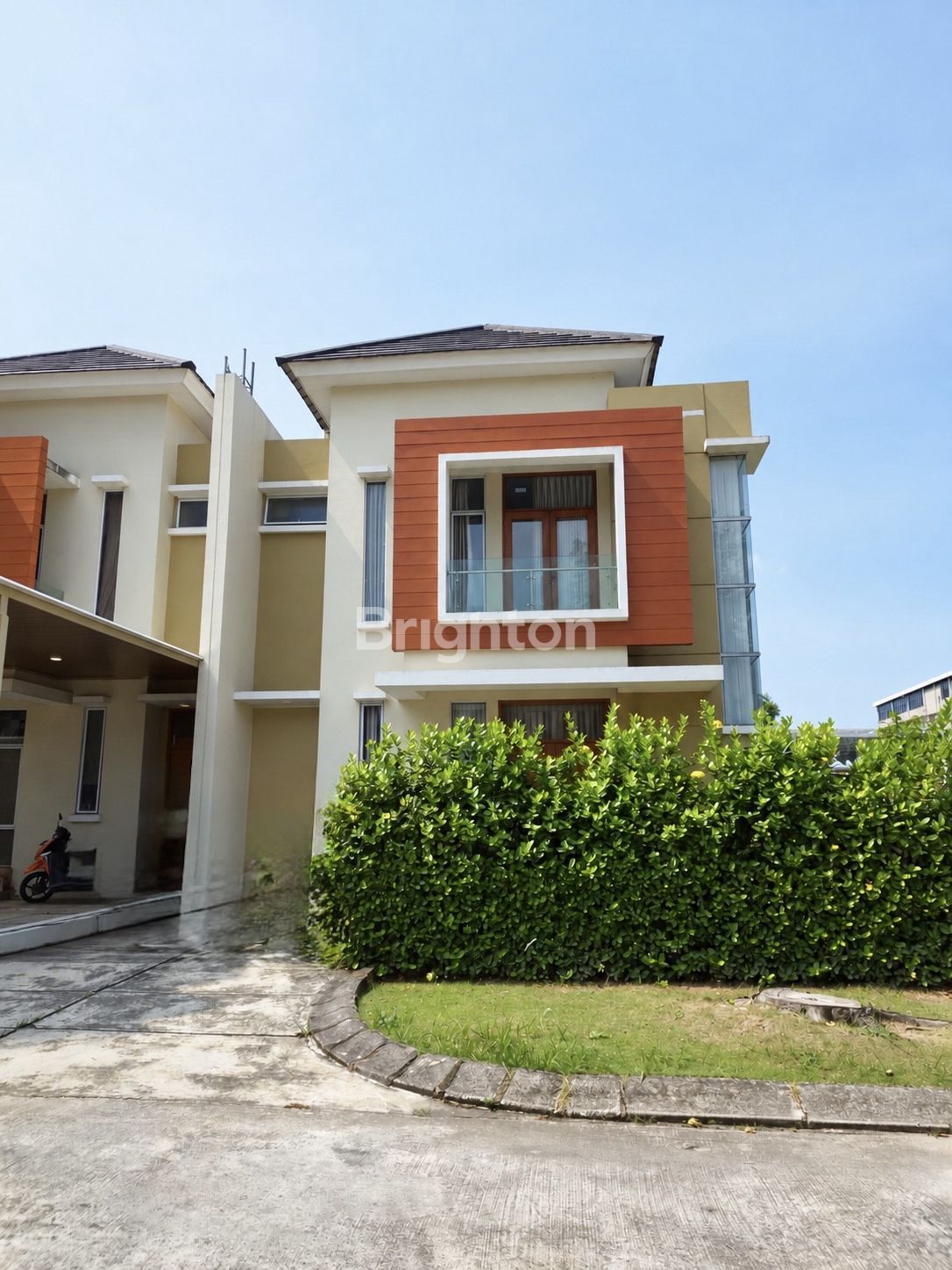 Corner House For Sale or Rent, Taman Golf Residence Sukajadi, Batam — 400 sqm, Golf View