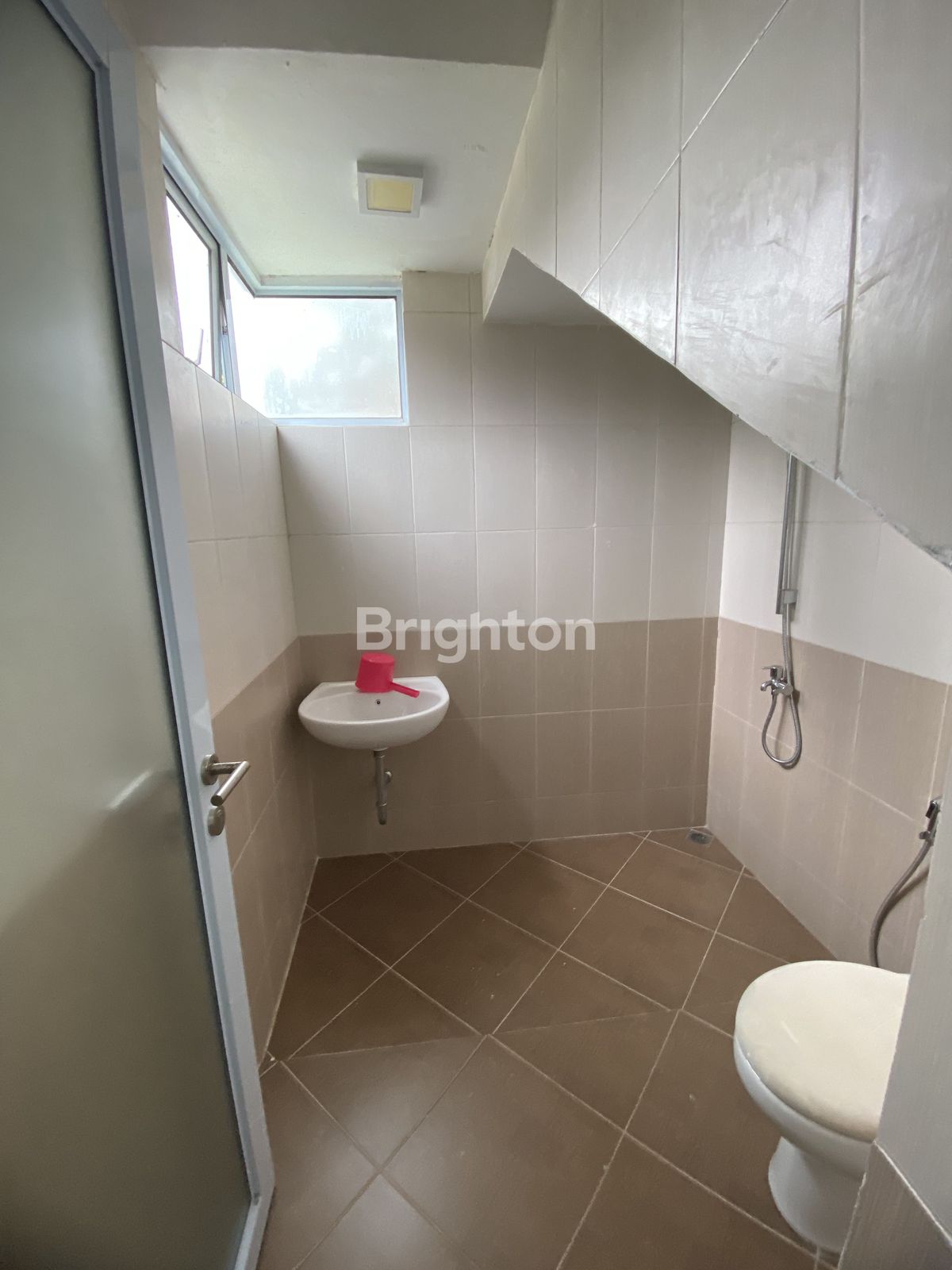 Bathroom in the Taman Golf Residence house, Sukajadi, Batam