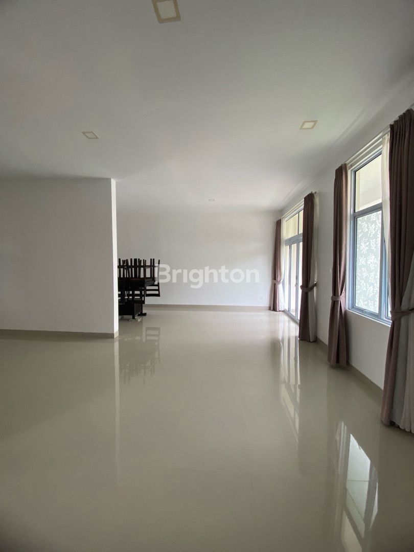 Spacious living area of the Taman Golf Residence corner house, Batam