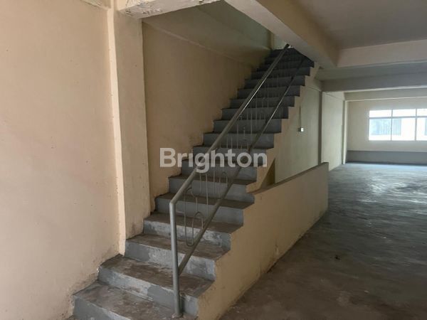 Ruang dalam ruko Nagoya Batam lantai dasar