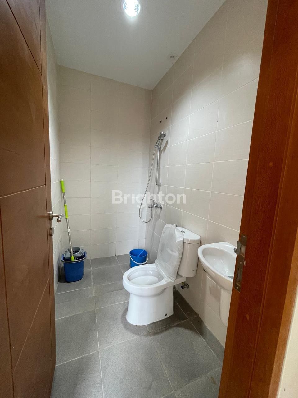 Kamar mandi rumah renovasi Southlinks Tiban Batam