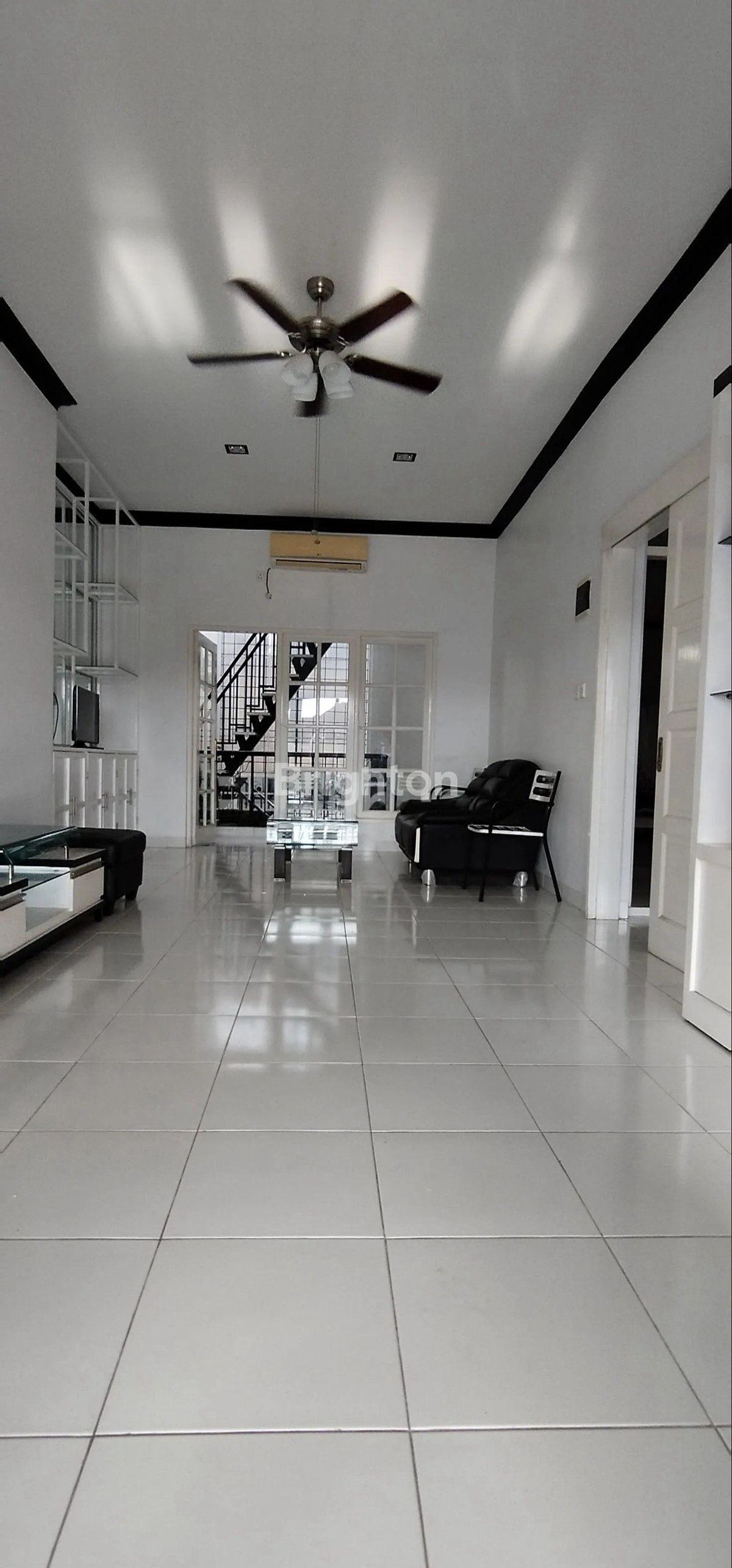Three-storey Taman Dutamas house exterior, Batam
