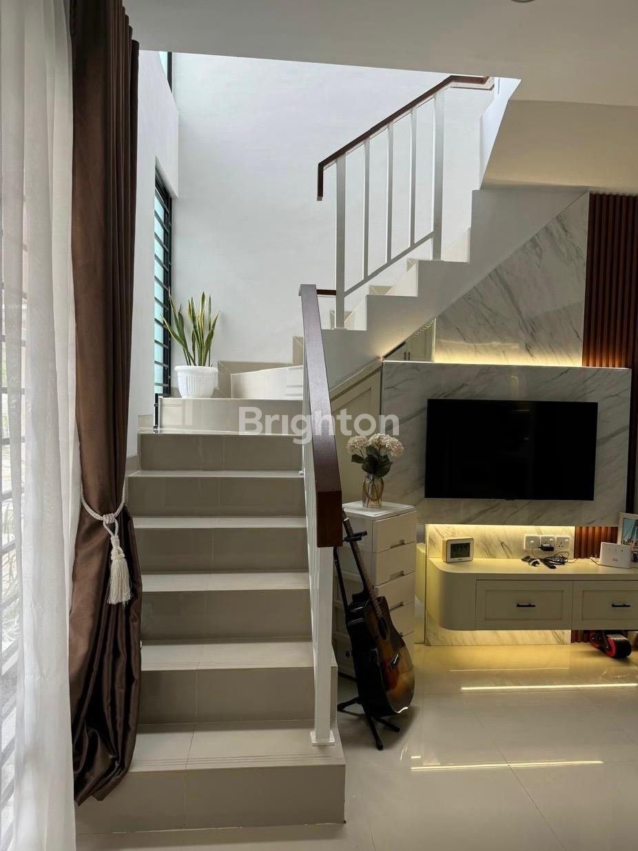 Ruang tamu furnished rumah Central Hill Batam