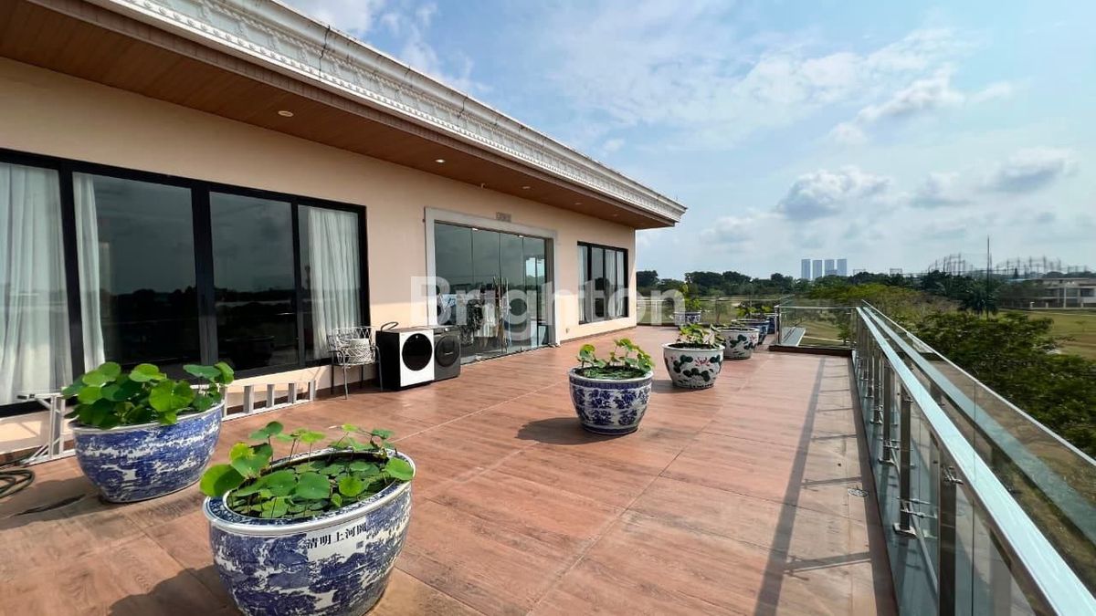 Jual Rumah Mewah Sukajadi Golf View Batam — 3 Lantai, LB ±358 m², SHM