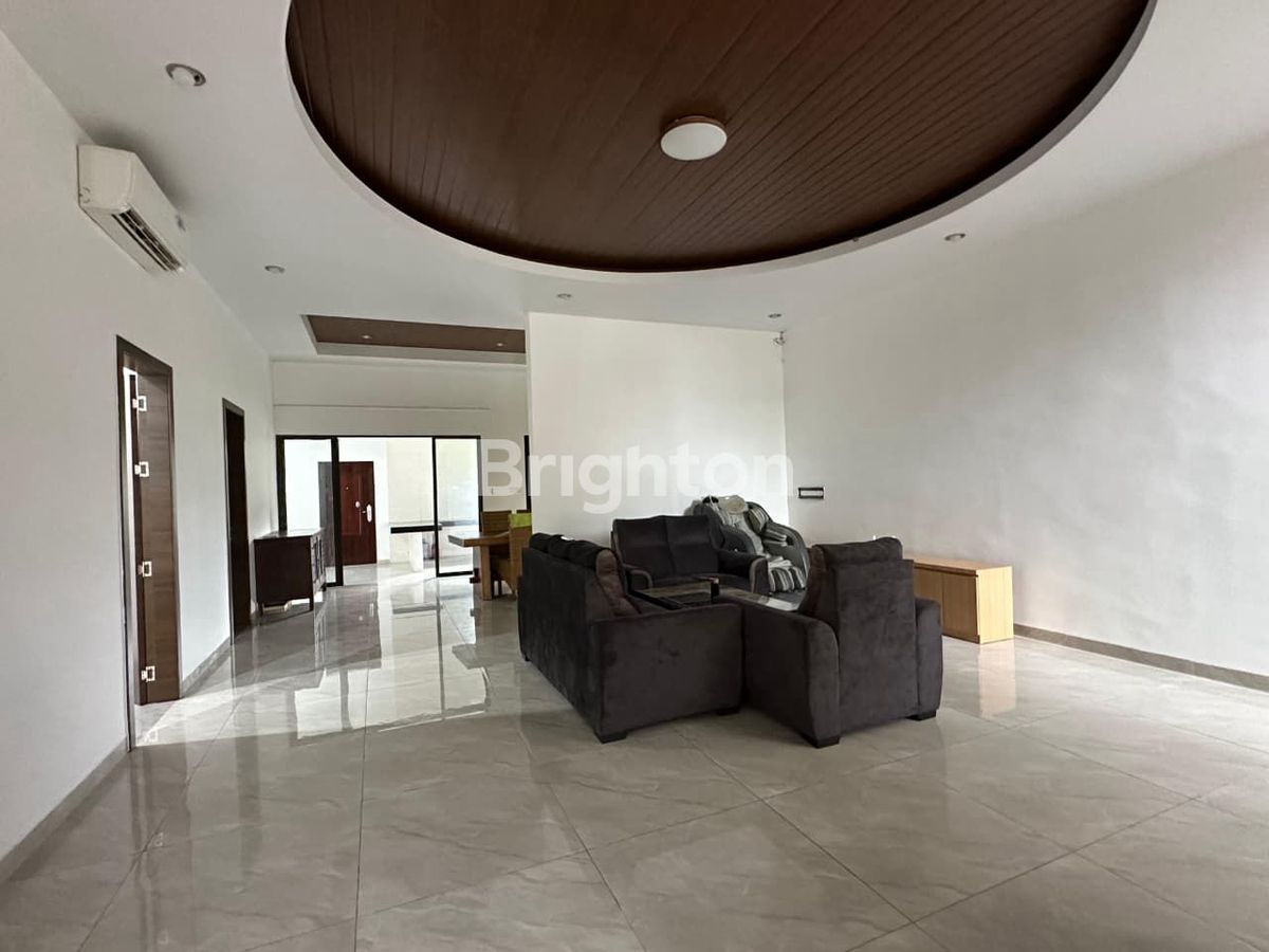 Sofa dan ruang tamu rumah fully furnished Sukajadi Batam