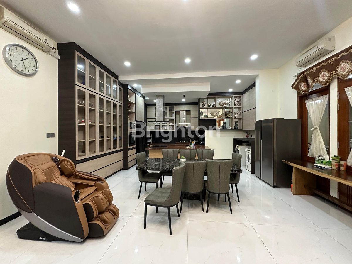 Jual Rumah Mewah Bukit Indah Sukajadi Batam — Fully Furnished, LB 378 m²