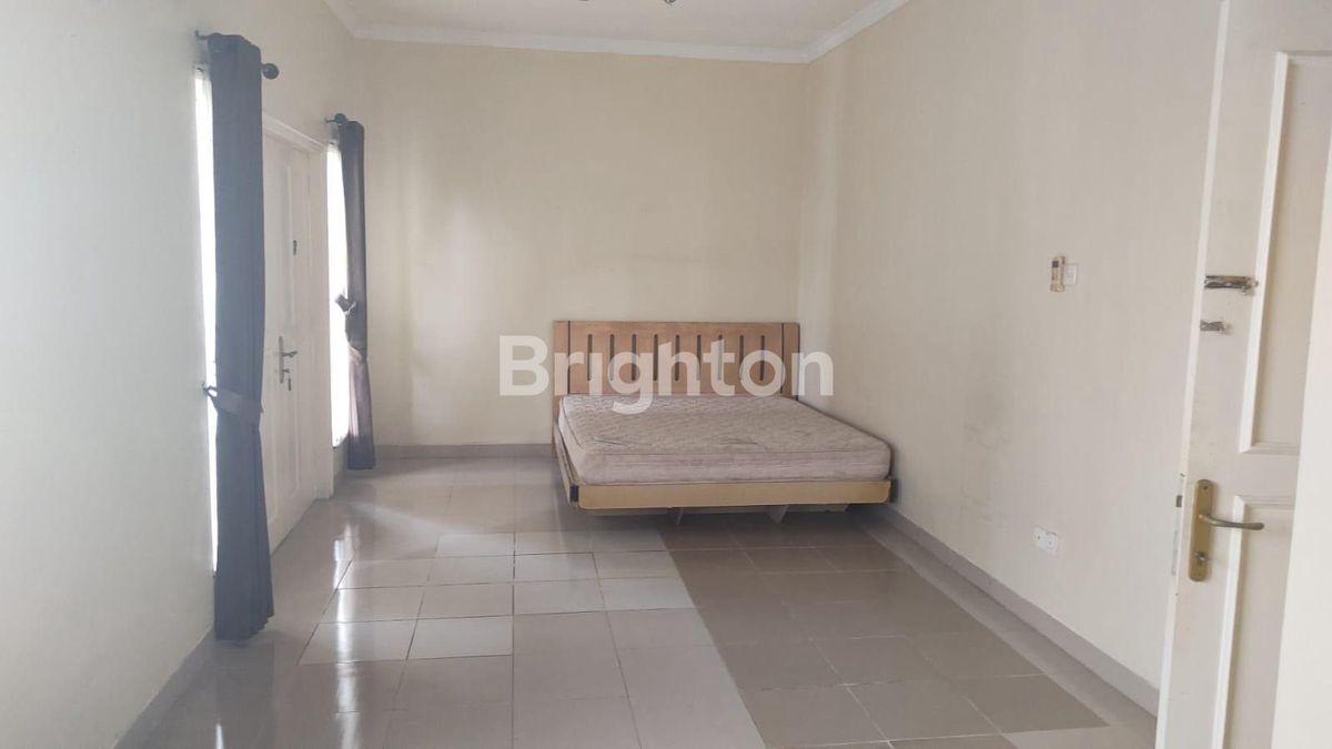 Garage of the house for rent in Dutamas Batam